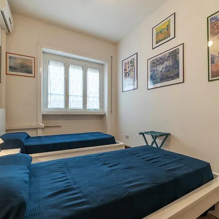 Guesthost - Roomy And Bright With Terrace *