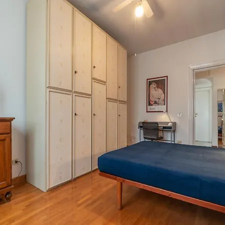 Lägenhet Guesthost - Roomy And Bright With Terrace