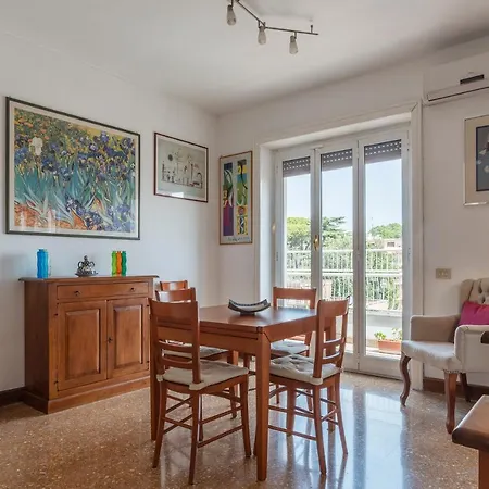 Guesthost - Roomy And Bright With Terrace *