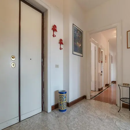 Roomy And Bright With Terrace Apartament Rzym