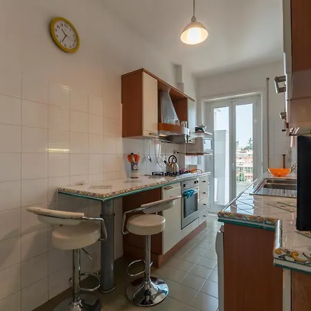Apartament Roomy And Bright With Terrace